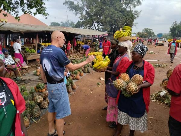 Uganda family safari holiday, all inclusive 