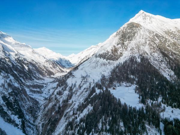 Learn to ski and yoga holiday in Austria
