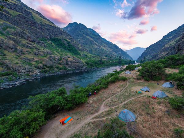 Snake River rafting holiday in Hells Canyon, North America