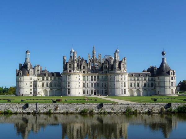 Chateau to Chateau family cycling tour in the Loire