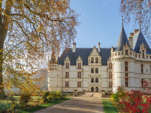 Chateau to Chateau Loire Valley cycling tour 