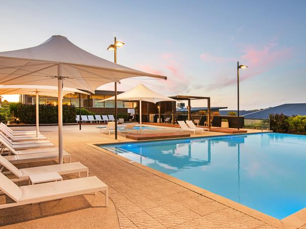 Adelaide to Perth luxury holiday in Australia