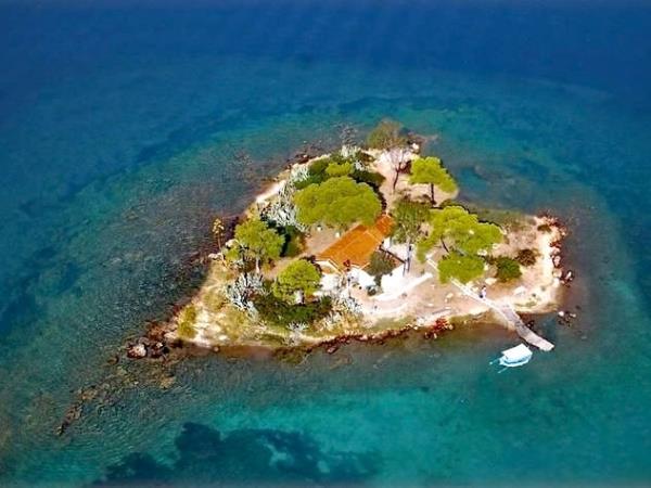 Greek Island sea kayaking holiday