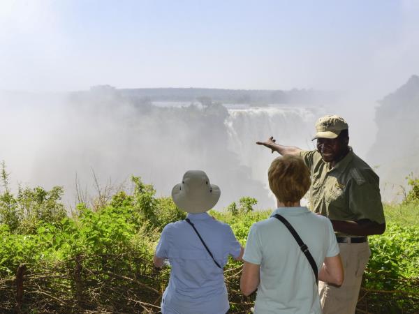 Zimbabwe canoe safari 