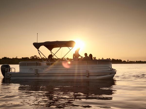 Zimbabwe canoe safari 