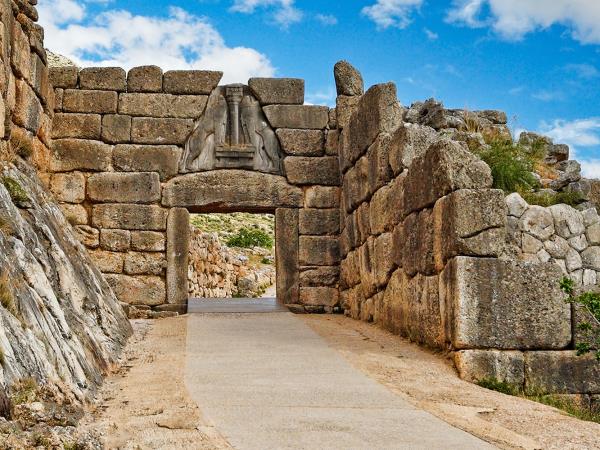 Budget mainland Greece tour
