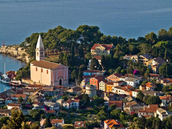 Croatia walking holiday for sun & sea lovers