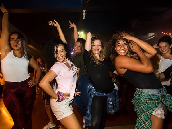 Salsa dancing holiday in Colombia