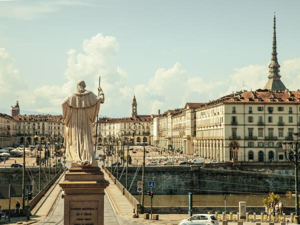 Piedmont holiday in Italy, food, wine & culture