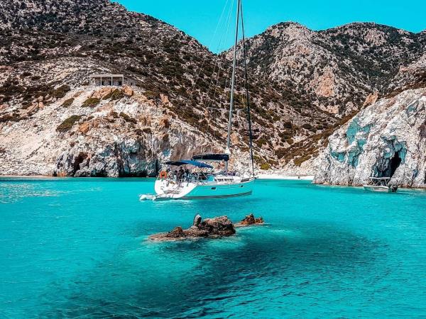 Cyclades Islands holiday, off the beaten track in Greece