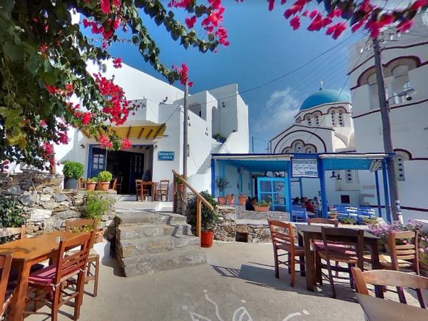 Cyclades Islands holiday, off the beaten track in Greece