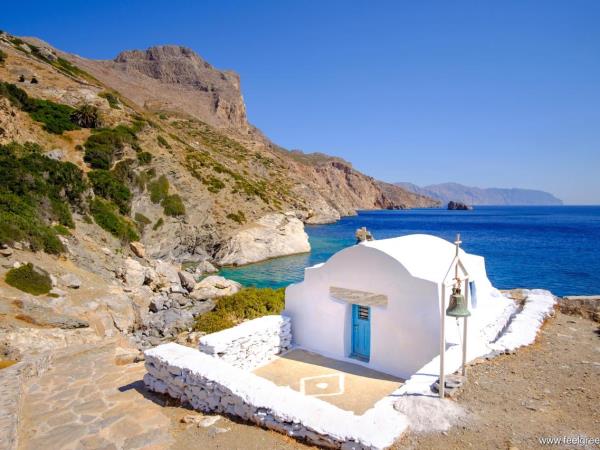 Cyclades Islands holiday, off the beaten track in Greece