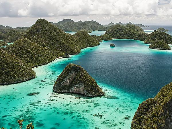 Indonesia cruise, Raja Ampat & Spice Islands
