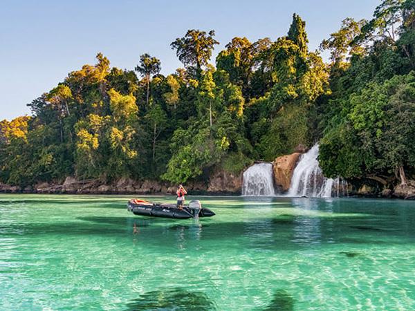Indonesia cruise, Raja Ampat & Spice Islands