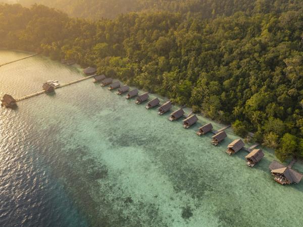Snorkeling holiday in Triton Bay & Raja Ampat