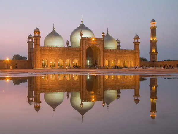 Southern Pakistan cultural tour for over 50s