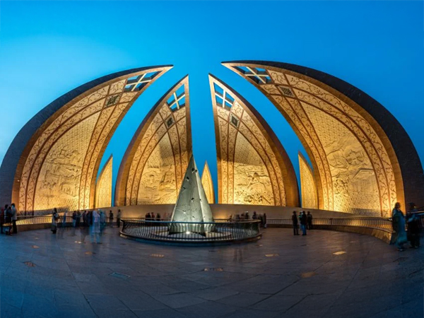 Southern Pakistan cultural tour for over 50s