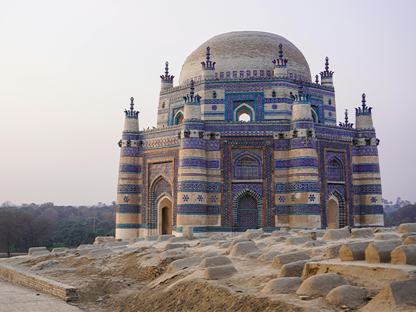 Southern Pakistan cultural tour for over 50s
