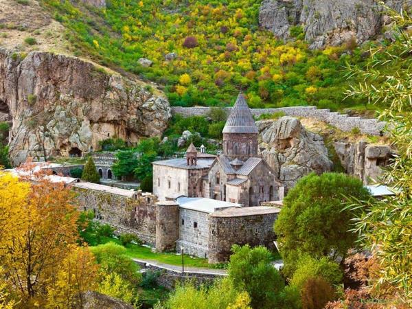 Azerbaijan, Georgia & Armenia 2 week tour