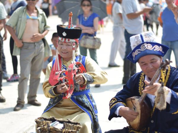 Mongolia holiday with eagle hunters
