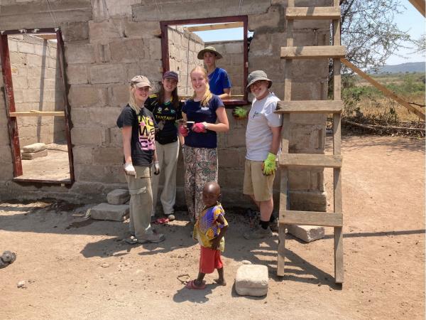 Tanzania volunteering and safari
