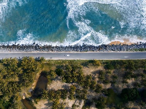 Hainan cycling and hiking tour in China