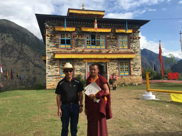 Mountain and Monastery trek in Nepal