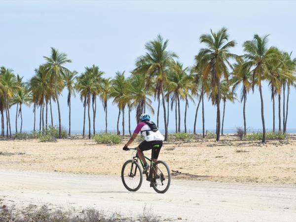 Sri Lanka coast to coast cycling holiday