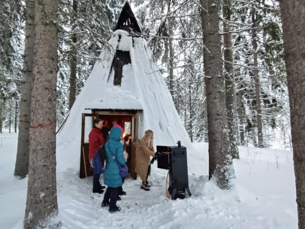 Finland wilderness cabin and activities holiday