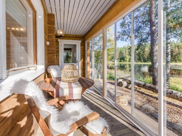 Finland wilderness cabin and activities holiday