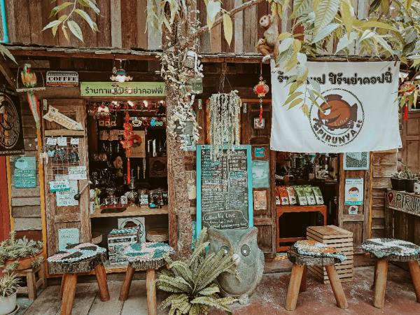 Thailand and Laos on a shoestring holiday