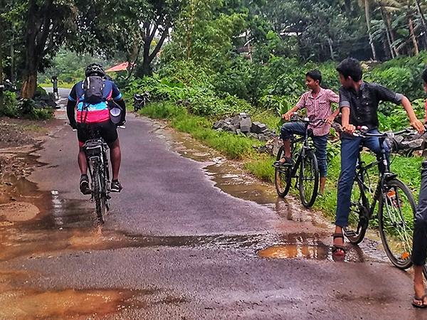 Rural cycling tours in Kerala, South India