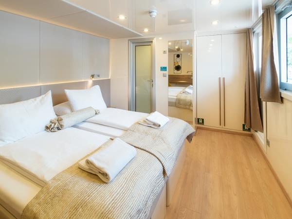 Split to Dubrovnik luxury cruise, Croatia