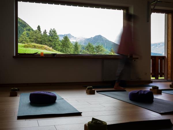 Summer hike and yoga week in Austria