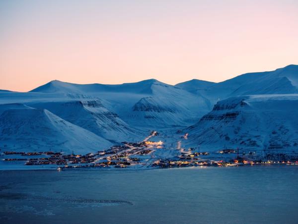 Polar Nights and Northern Lights in Spitsbergen holiday