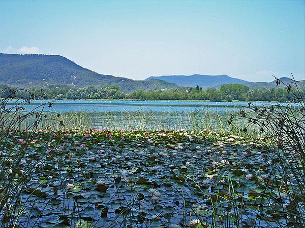 Relaxing yoga retreat in Catalonia, Spain 