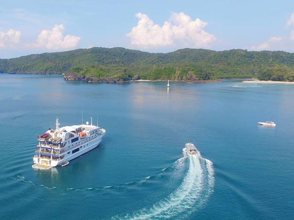 Tasmania coastal cruise