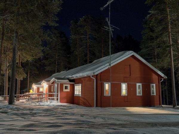 Snowshoeing holiday in Finland