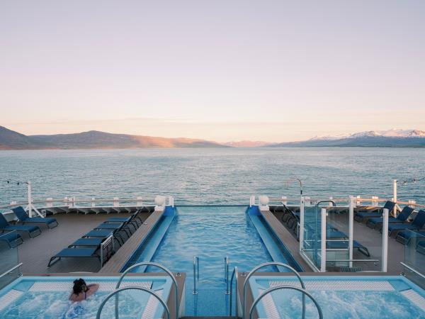 Iceland cruise, Circumnavigation