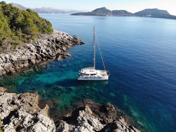 Dubrovnik to Hvar sailing holiday