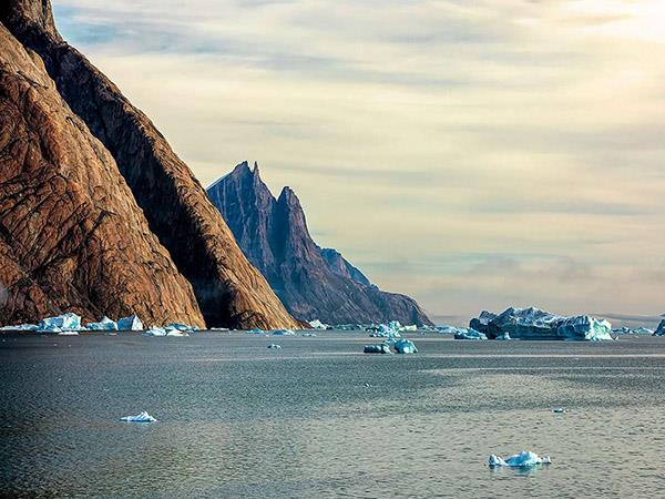 Greenland sailing cruise and northern lights