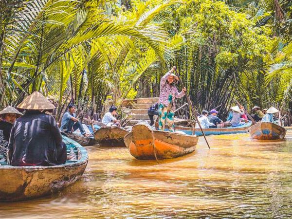 Colourful Vietnam 11 day tour