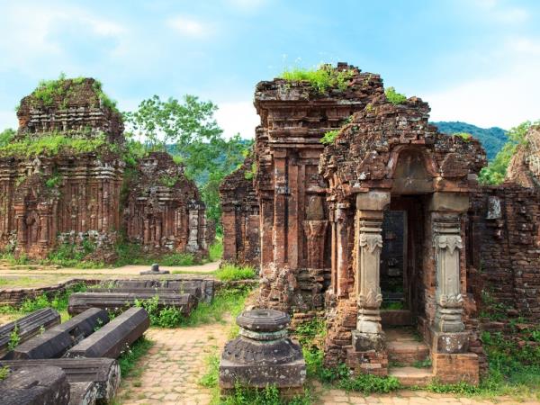 Colourful Vietnam 11 day tour