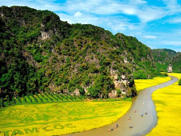 Colourful Vietnam 11 day tour