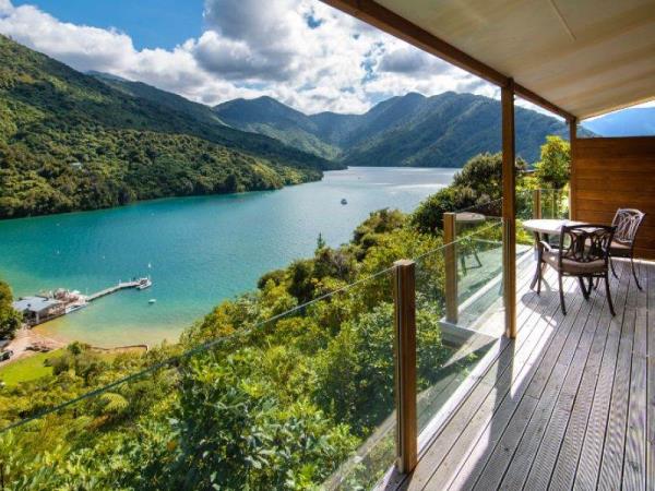 Queen Charlotte Track walking holiday
