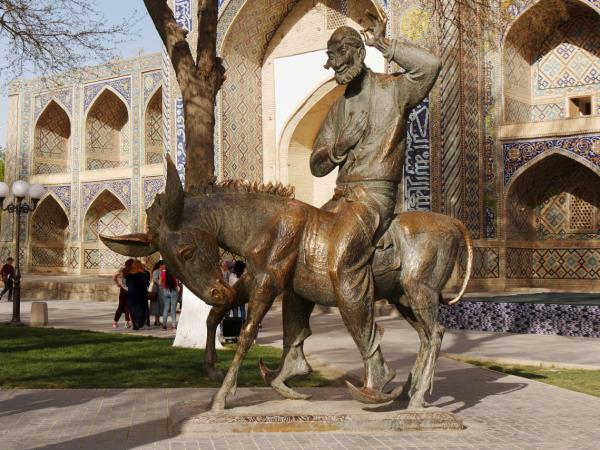 Uzbekistan culture & crafts holiday
