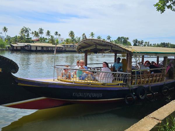 Kerala volunteering and Goa beach holiday, India