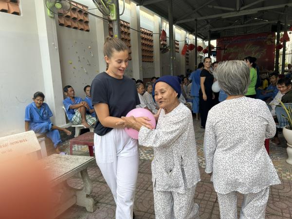 Family volunteering holiday in Vietnam