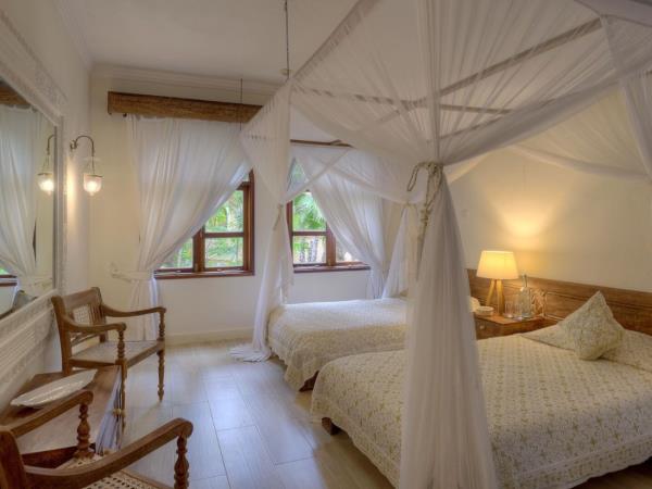 Kenya family safari and beach holiday