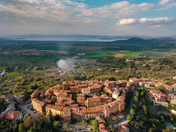 Tuscany culture holiday